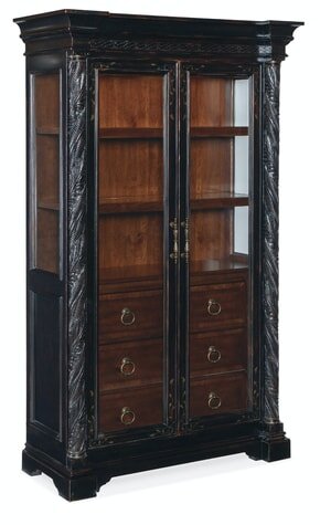 Витрина HOOKER FURNITURE Charleston