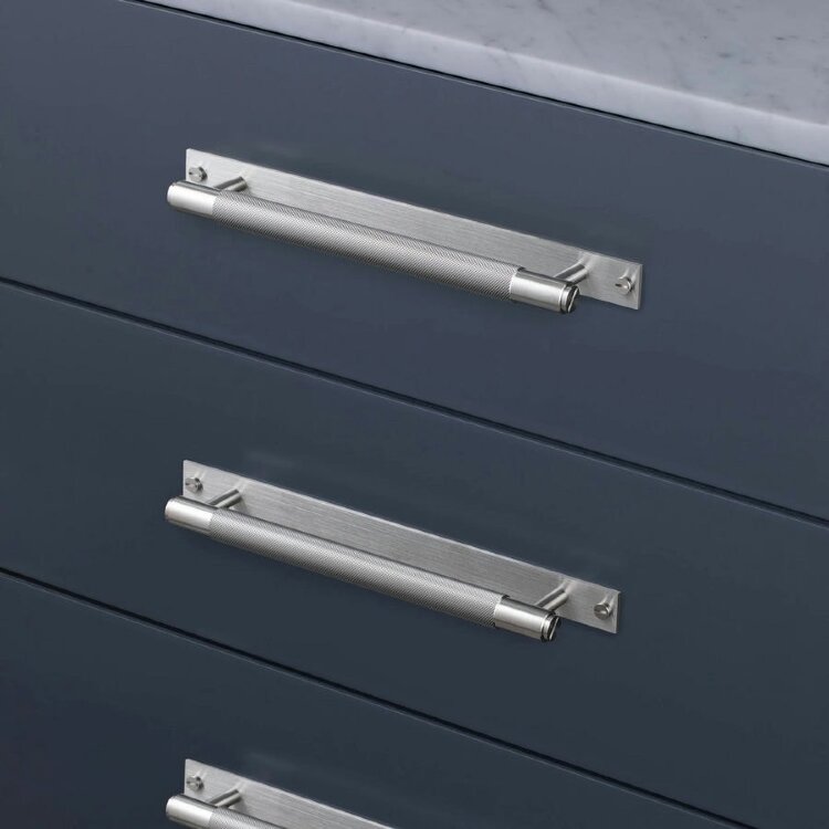 Ручка-скоба Buster and Punch Pull Bar Plate Cross Steel