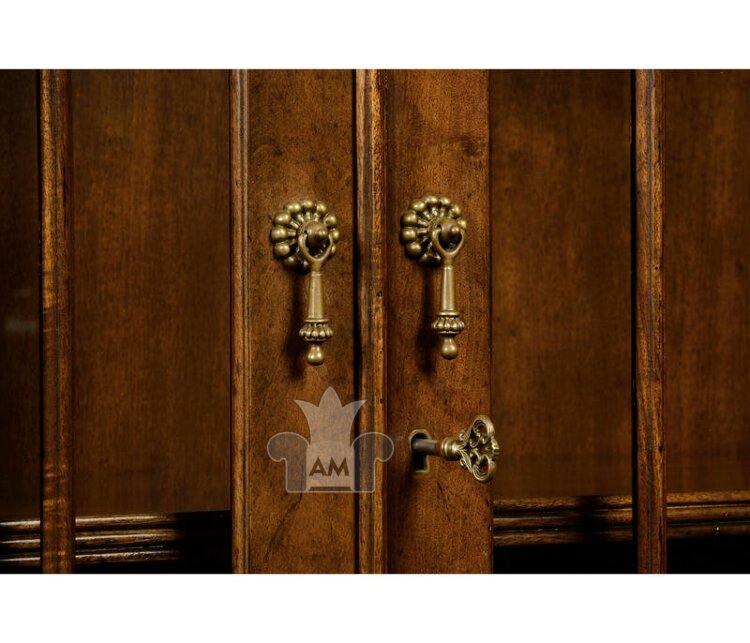 Витрина Jonathan Charles Georgian Style Mahogany Cabinet