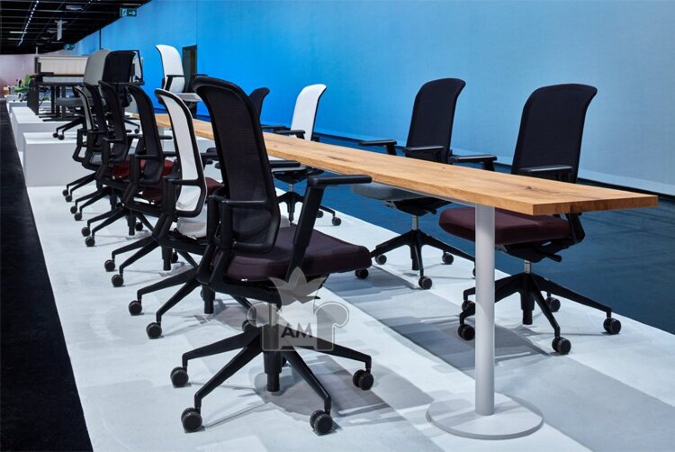 Офисное кресло VITRA AM CHAIR
