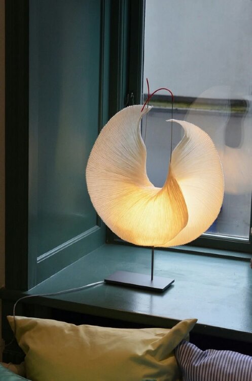 Настольная лампа Ingo Maurer Yoruba Rose LED