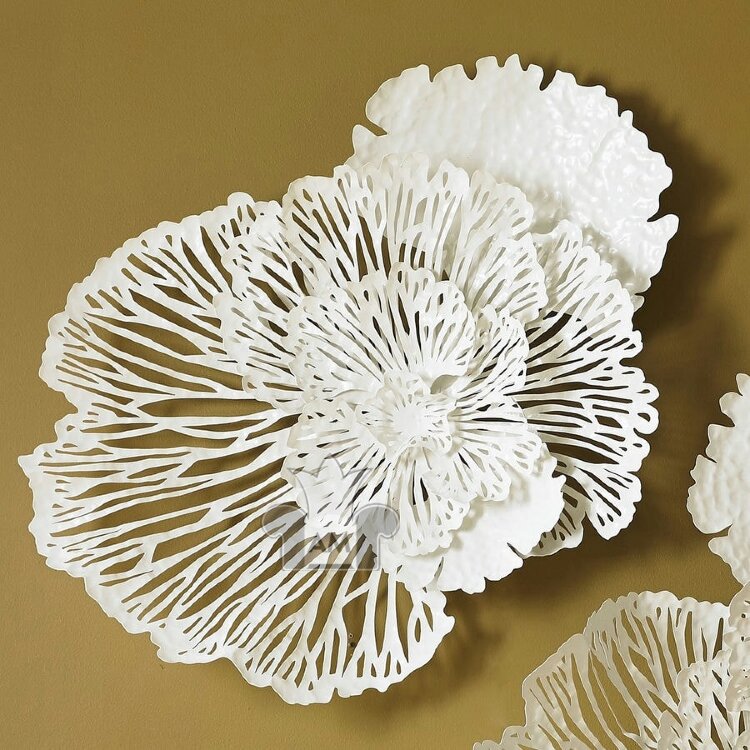Настенный декор Phillips Collection Flower Wall Art White