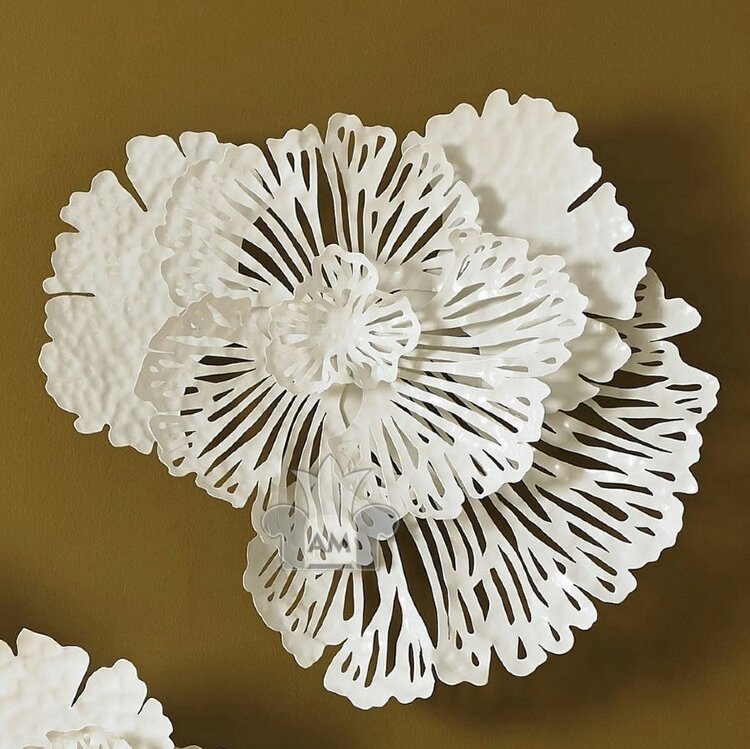 Настенный декор Phillips Collection Flower Wall Art White