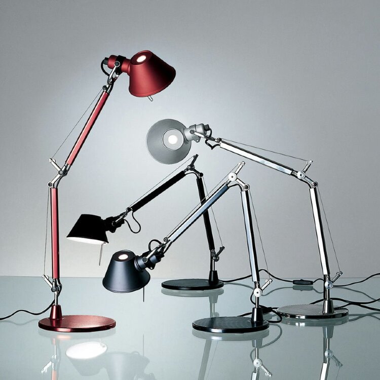 Настольная лампа Artemide A011800