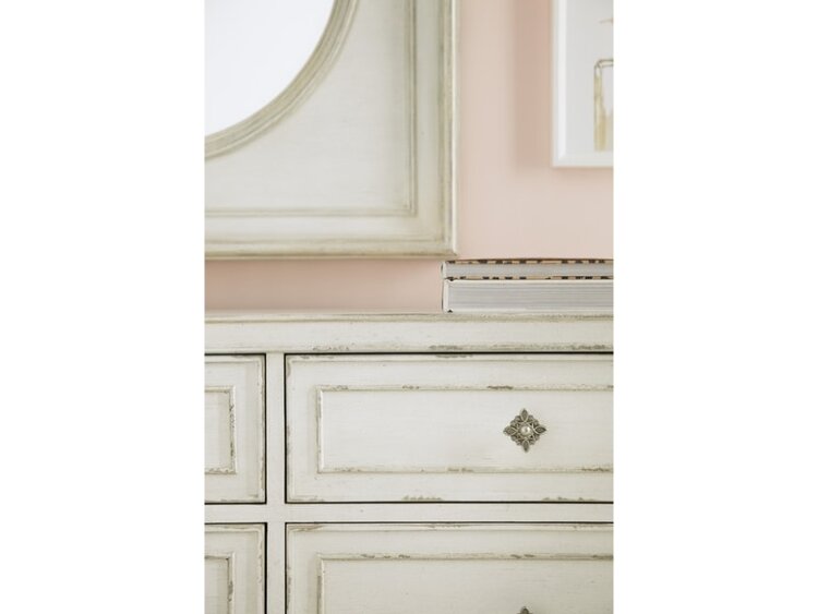 Комод HOOKER FURNITURE SANCTUARY ANASTASIE DRESSER