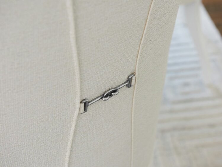 Полукресло LEXINGTON GENEVA UPHOLSTERED ARM CHAIR